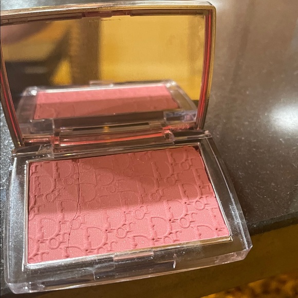DIOR ROSY GLOW POWDER BLUSH - 012 ROSEWOOD 🌺 - Picture 6 of 6
